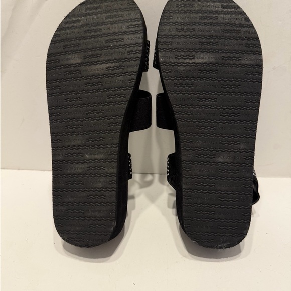 Yellow Box Black Sandals - Picture 6 of 6